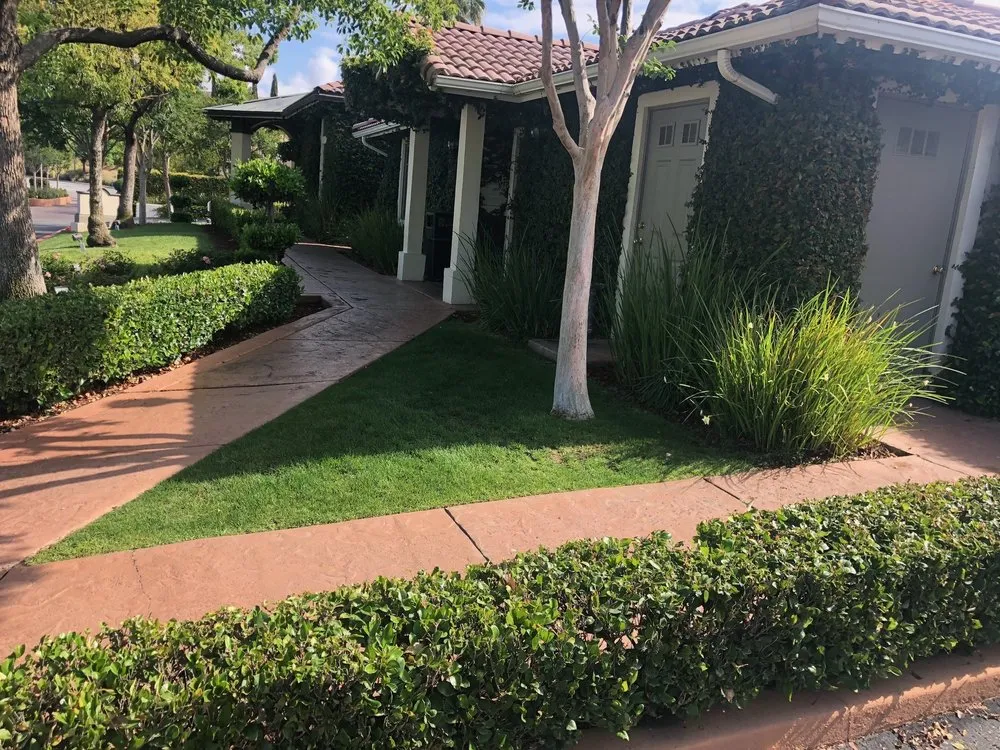 Trusted lawn mowing service near you in Bakersfield, CA by Alan Jack Lawn Service