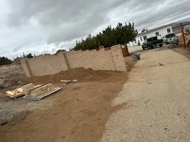 Affordable yard maintenance experts serving Palmdale, CA - AlanisOutdoorLiving