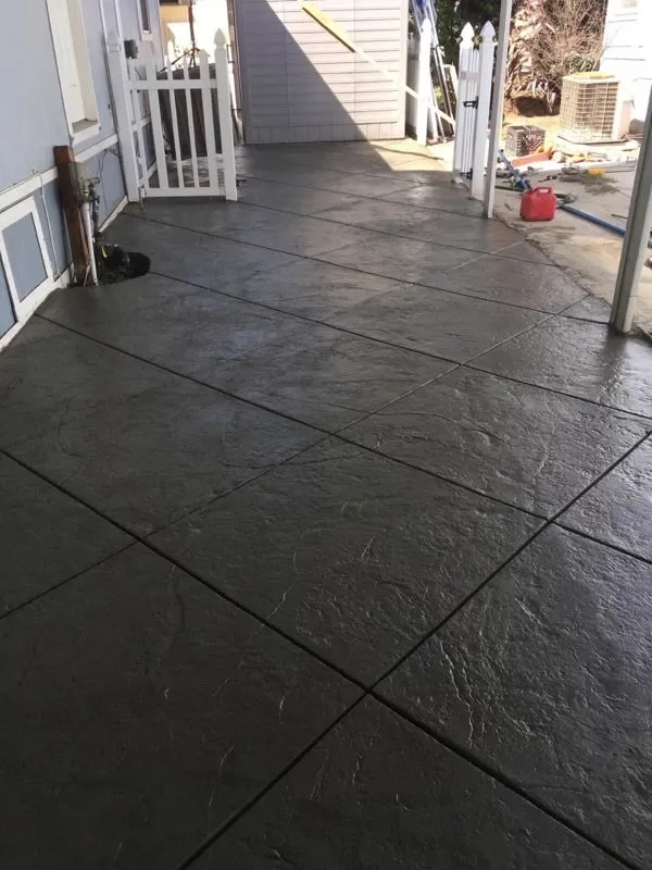 Professional yard maintenance in Palmdale, CA - AlanisOutdoorLiving