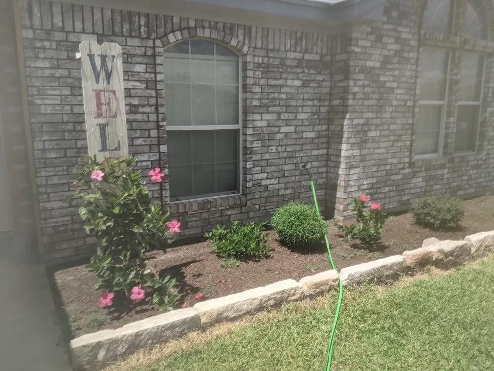 Top-rated lawn mowing service in Beaumont, TX - Alans Curb Appeal