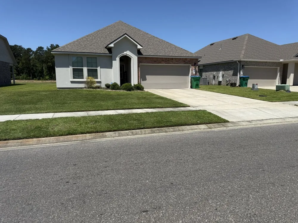 Top-rated lawn care service in Denham Springs, LA - Alan’s Lawn Care