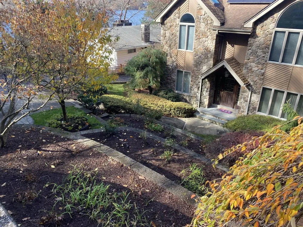 Reliable yard maintenance for year-round maintenance in Mount Olive, NJ by Alan’s Precise Lawn Care