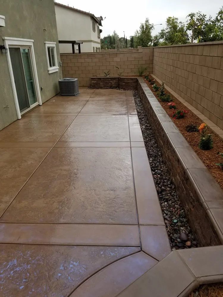 Trusted outdoor landscaping experts serving Jurupa Valley, CA - Alavez landscaping