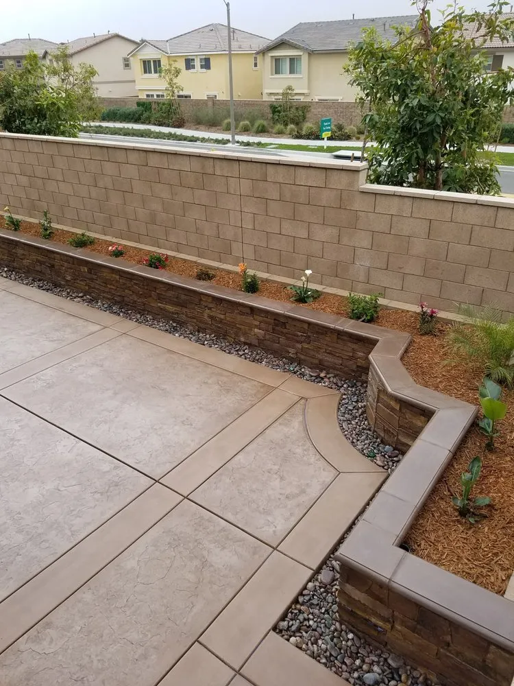 Professional outdoor landscaping for beautiful yards in Jurupa Valley, CA by Alavez landscaping