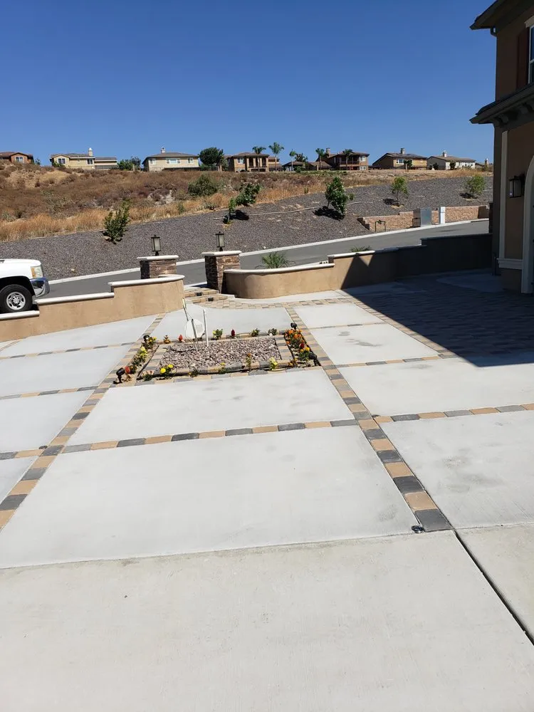 Trusted yard maintenance for homes across Jurupa Valley, CA - Alavez landscaping
