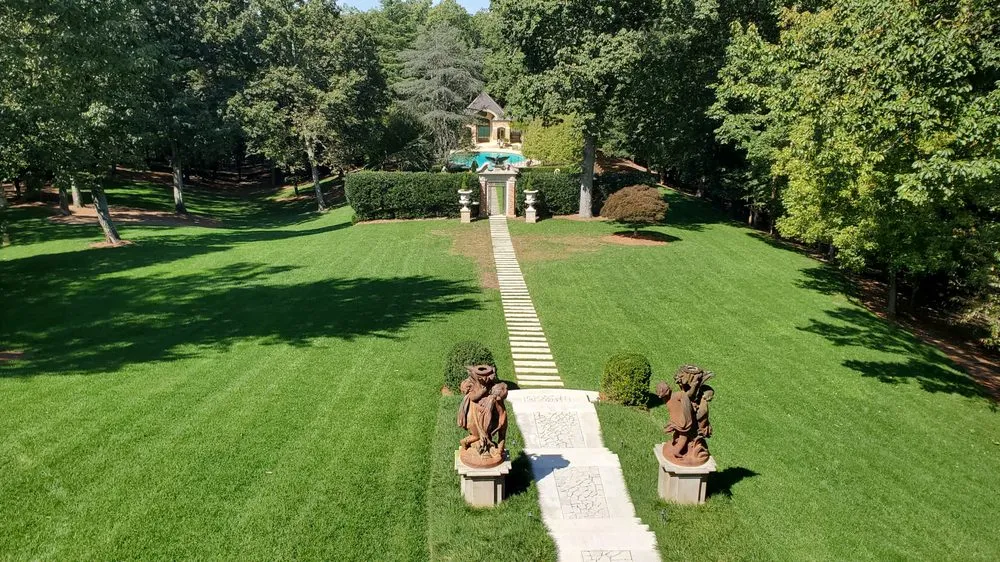 Custom garden landscaping in Dallas, GA by Albamex Landscaping