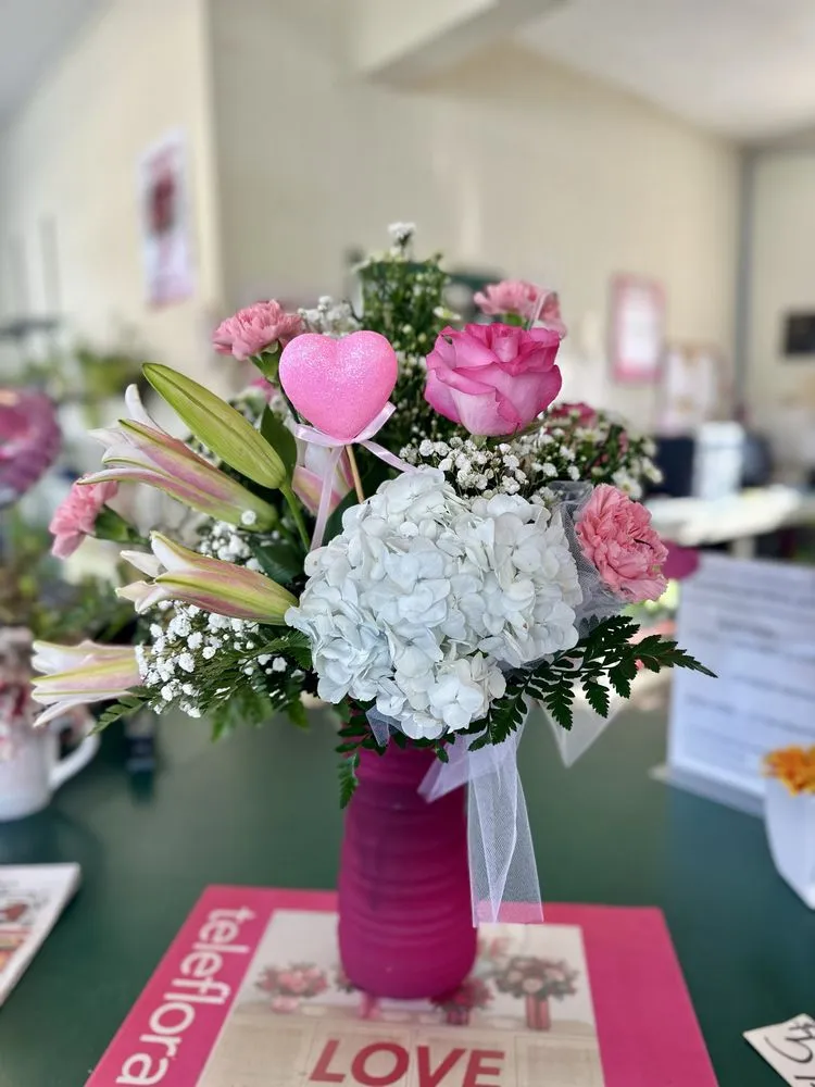 Expert yard maintenance for homes across Wind Gap, PA - Albanese Garden Center & Greenhouse