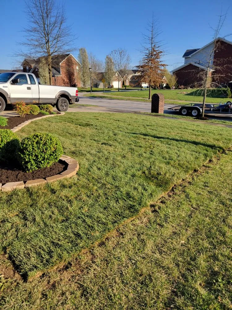 Professional lawn care service in Louisville, KY - Alberto Alavez Professional Lawn Services