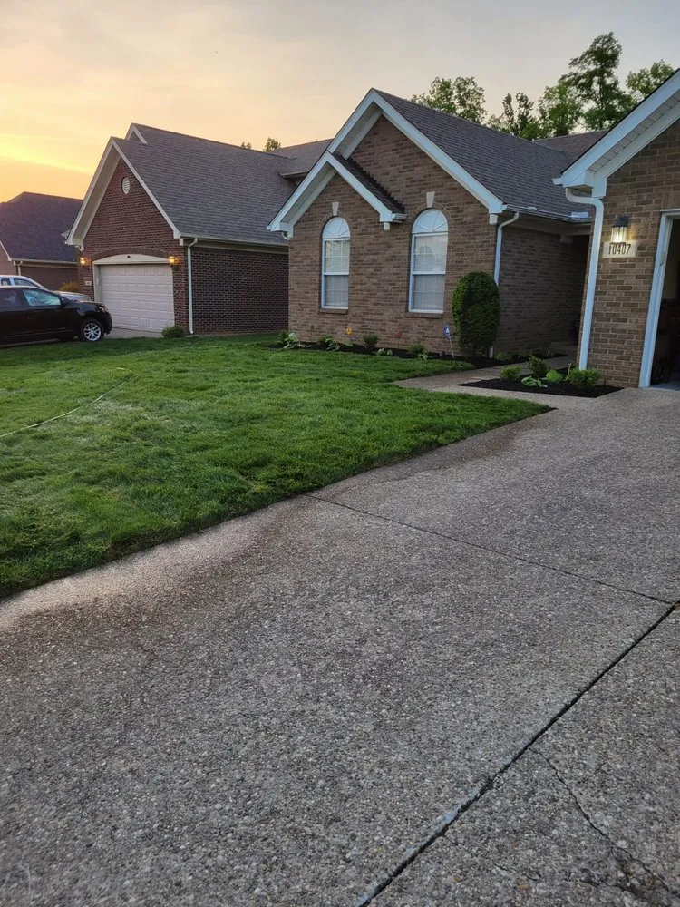 Top-rated lawn care service for outdoor upgrades across Louisville, KY - Alberto Alavez Professional Lawn Services