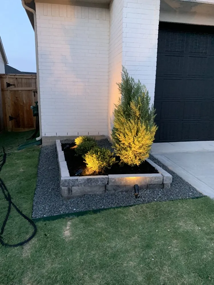 Affordable garden landscaping in Sugar Land, TX - Alberto lawn services