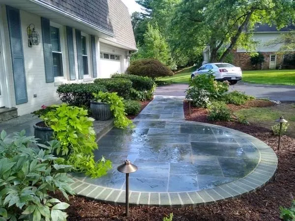 Affordable outdoor landscaping in West Springfield, VA by Alberto Patio Design