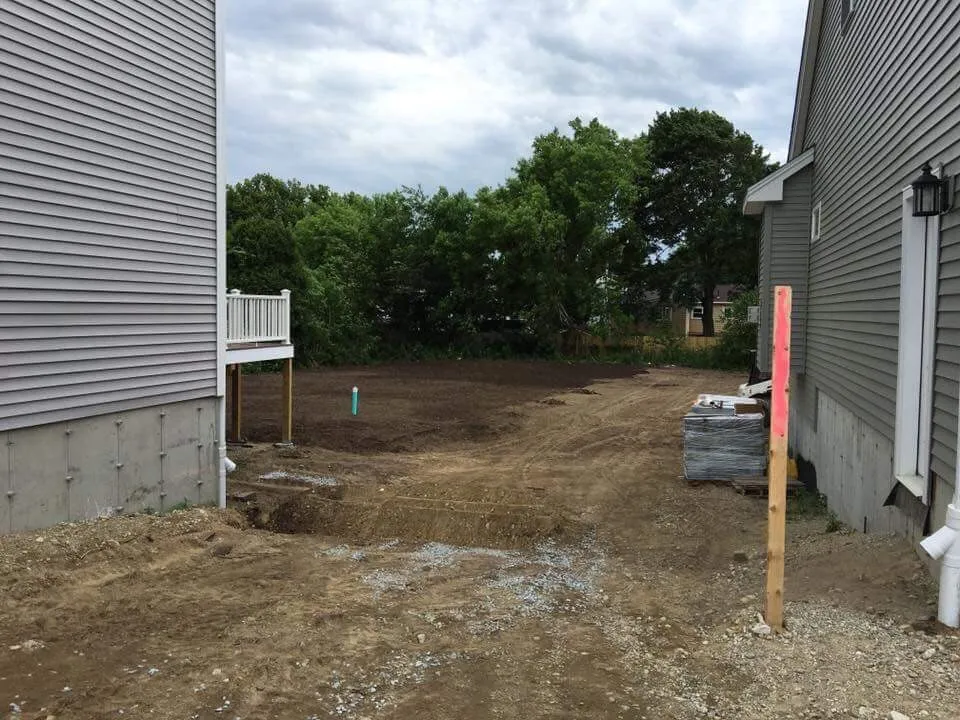 Custom yard cleanup service experts serving Waltham, MA - Albertos Landscape