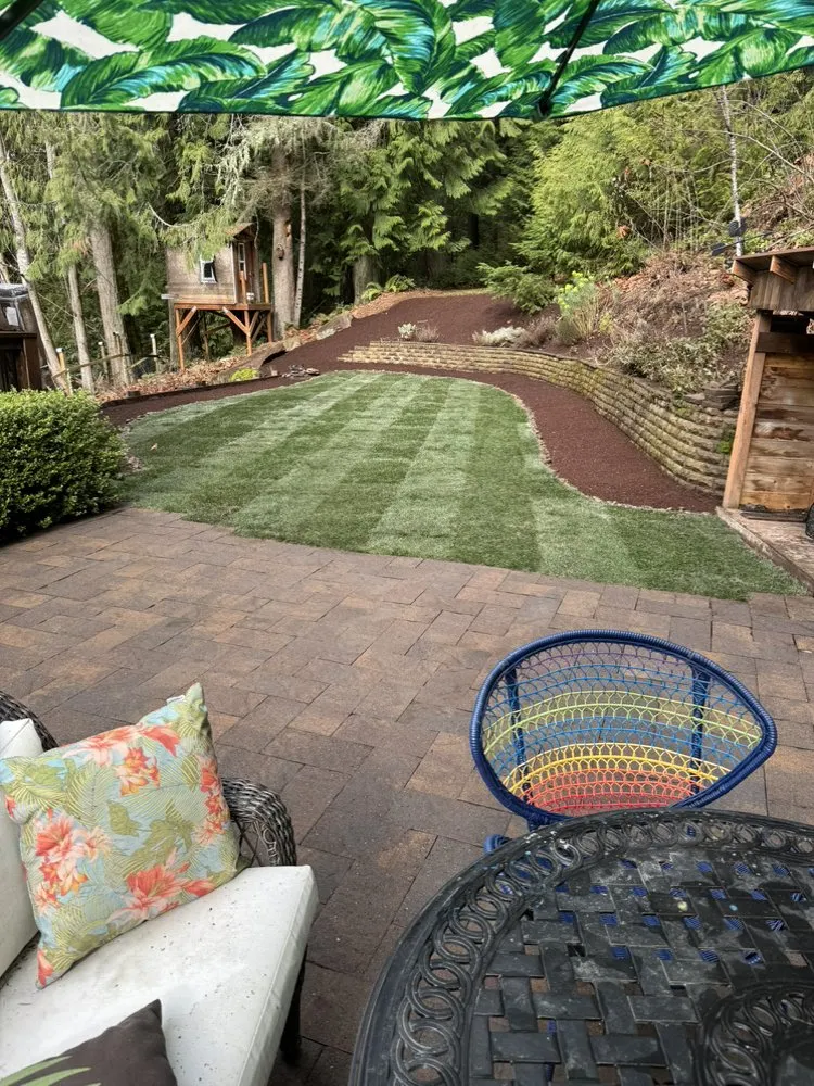 Professional yard maintenance in Seattle, WA by Alberto's Landscaping