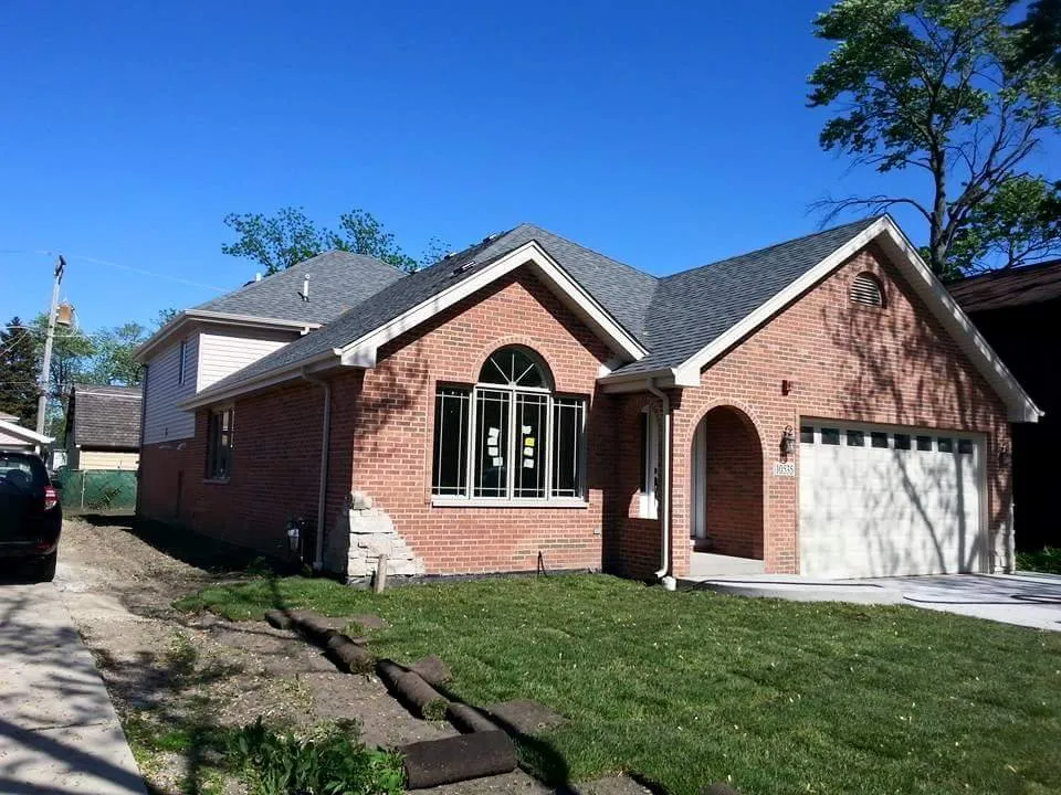 Reliable yard cleanup service for residential properties in Alsip, IL by Alberts & Sons