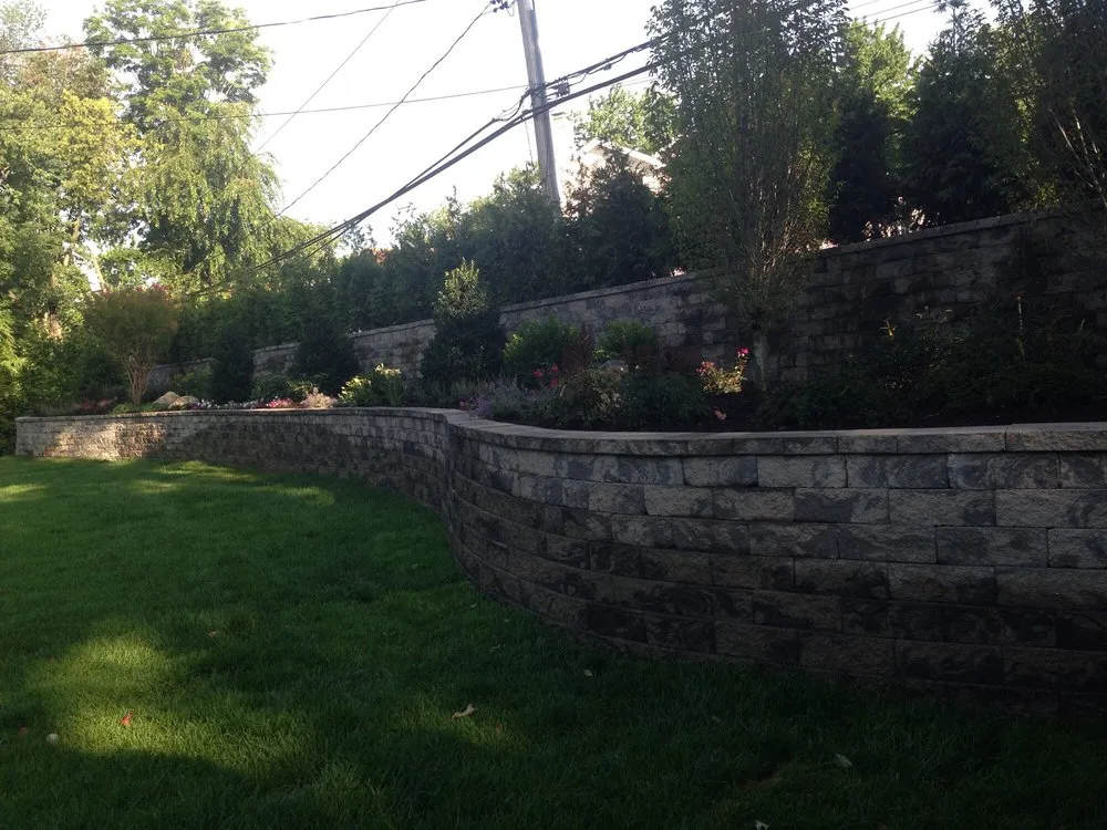 Custom residential landscaping experts serving Albertson, NY - Albert's Landscaping