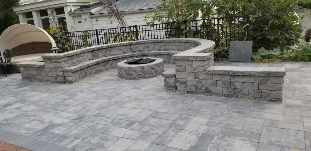 Reliable lawn mowing service experts serving Albertson, NY - Albert's Landscaping