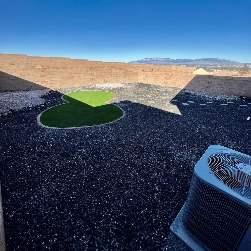 Custom garden landscaping in Albuquerque, NM by Albuquerque Landscapes