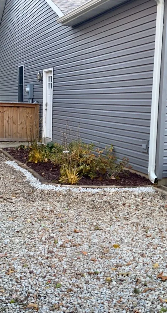 Custom residential landscaping in Springfield, IL - Alc Labor Springfield