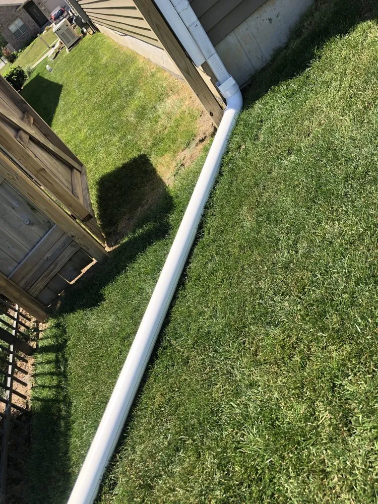 Professional lawn mowing service in Springfield, IL by Alc Labor Springfield