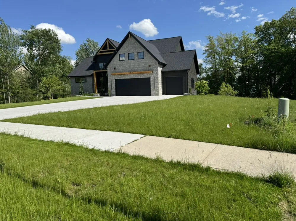 Professional yard cleanup service experts serving Grand Rapids, MI - A.L.C. Lawn Care