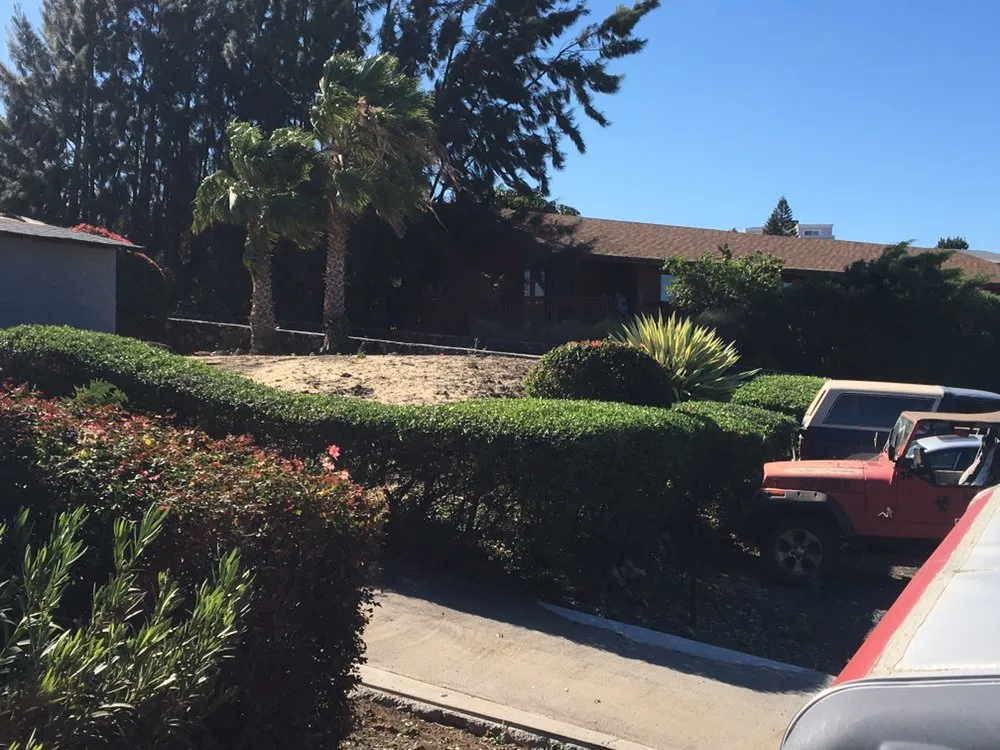 Expert yard maintenance experts serving Kailua-Kona, HI - Alcain Landscaping