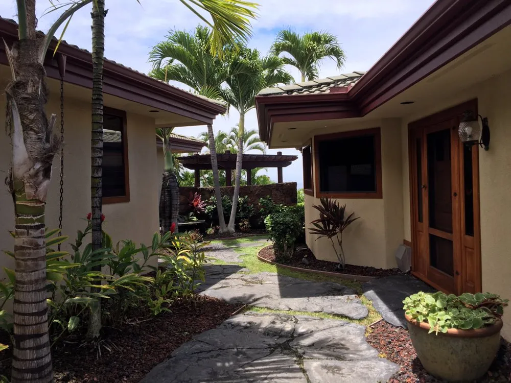 Trusted lawn care service for residential properties across Kailua-Kona, HI - Alcain Landscaping
