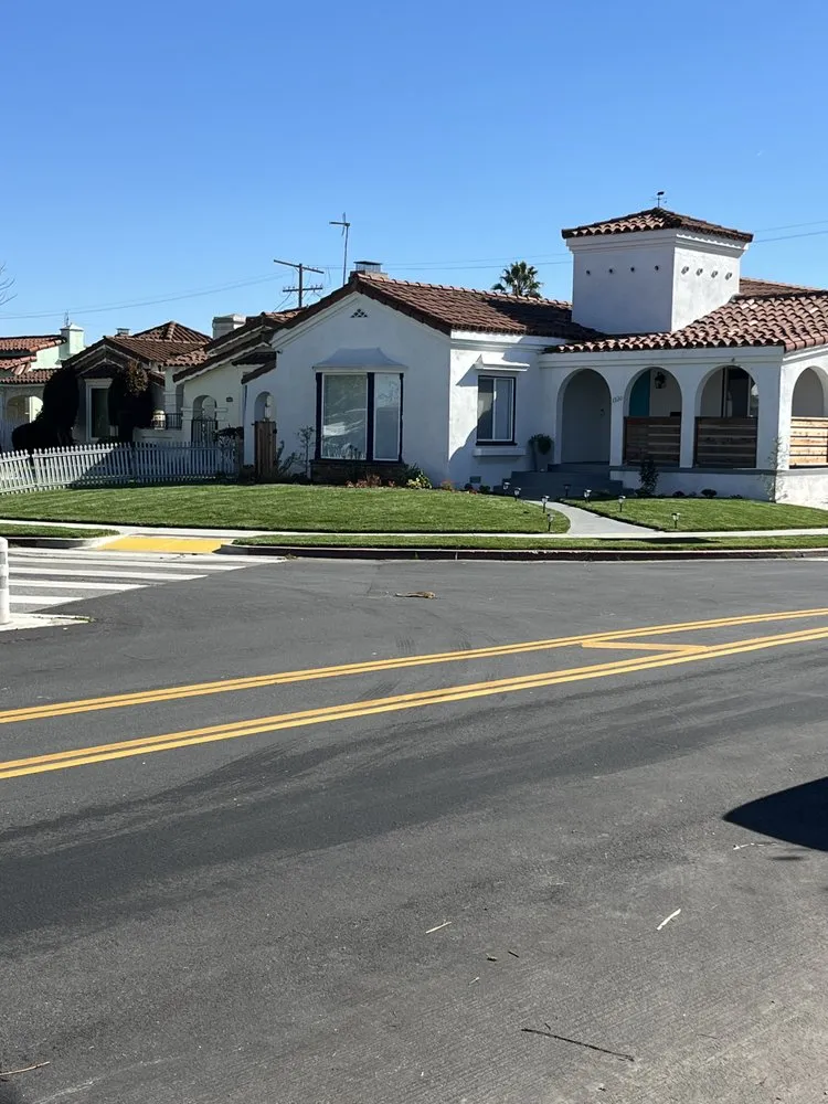 Local lawn mowing service experts serving Los Angeles, CA - Alcala Landscape y Mas