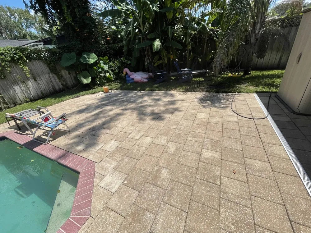 Professional lawn mowing service in Jacksonville, FL - Alcantara Landscaping