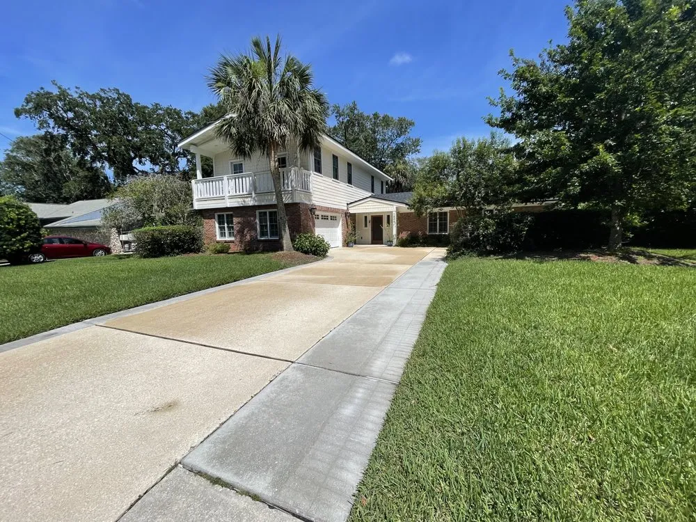 Expert residential landscaping for beautiful yards in Jacksonville, FL by Alcantara Landscaping