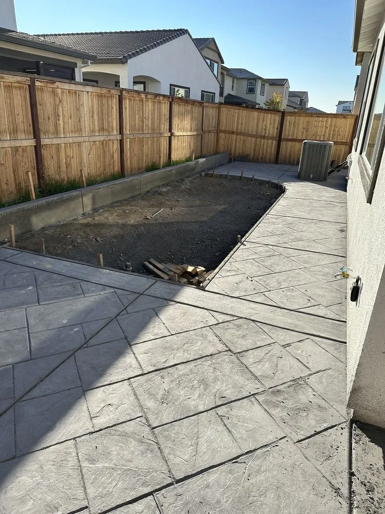 Top-rated yard cleanup service for year-round maintenance in Sacramento, CA by Alcaraz Landscaping