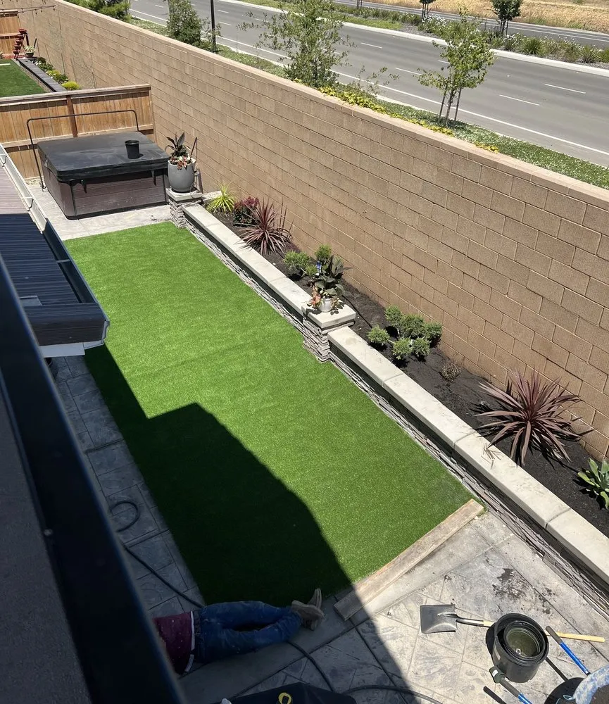Professional residential landscaping in Sacramento, CA by Alcaraz Landscaping