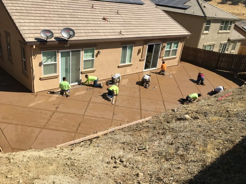 Top-rated yard cleanup service experts serving Sacramento, CA - Alcaraz Landscaping