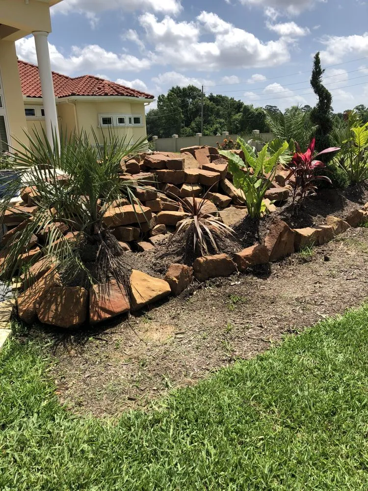 Reliable landscaping services experts serving Houston, TX - Alcaraz's Lawn Care