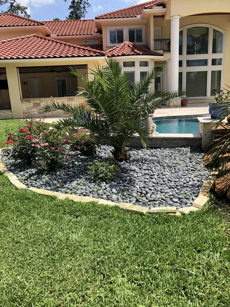 Custom lawn care service for year-round maintenance in Houston, TX by Alcaraz's Lawn Care