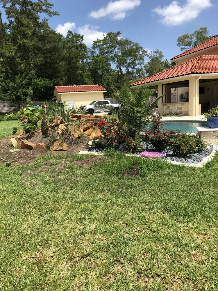 Reliable outdoor landscaping in Houston, TX by Alcaraz's Lawn Care