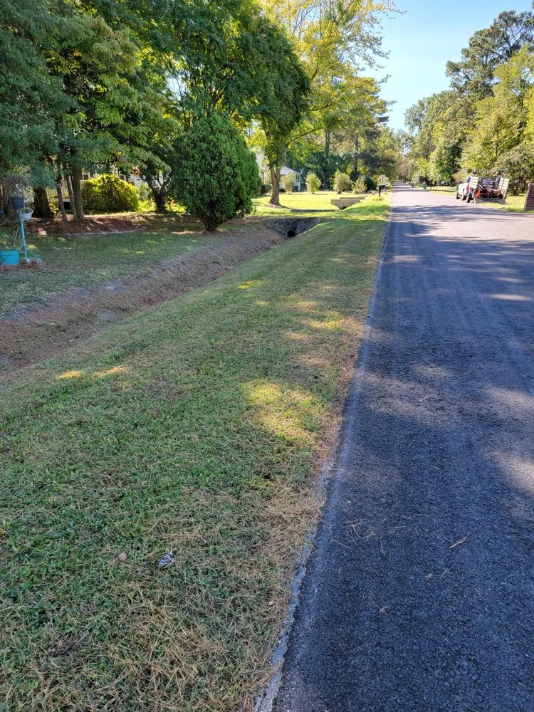 Professional yard maintenance in Richmond, VA by ALCS Lawn Care