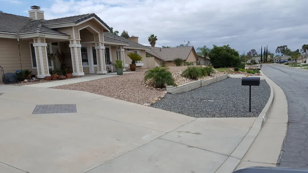 Affordable yard cleanup service for beautiful yards across Moreno Valley, CA - Aldama's Garden Maintenance