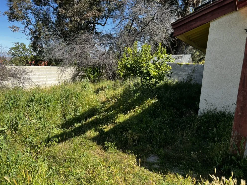 Trusted lawn mowing service experts serving Beaumont, CA - Aldama's Lawn Care