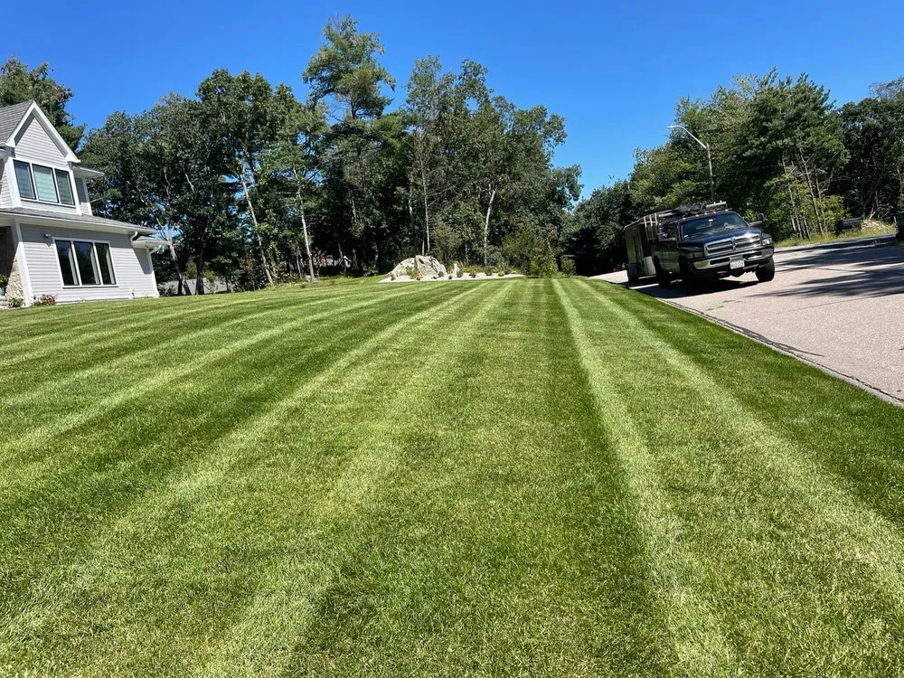 Local lawn mowing service in Providence, RI - Aldana Brothers