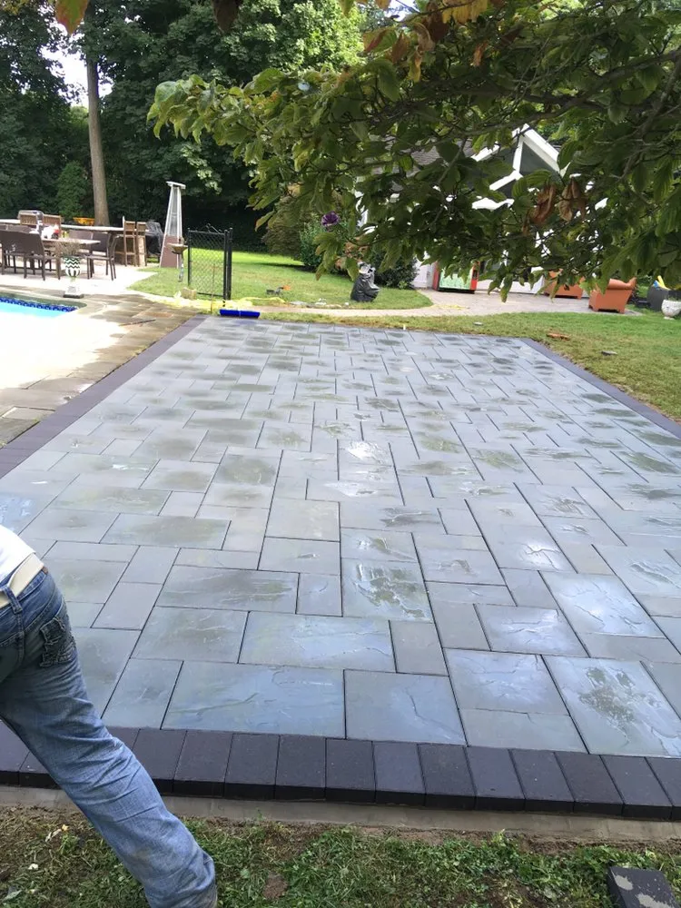 Expert lawn mowing service in Hicksville, NY - Aldana Home Improvement