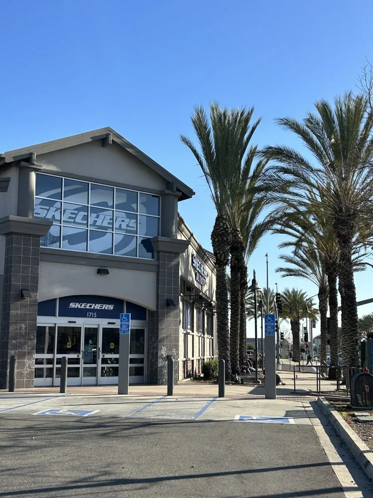 Local outdoor landscaping in Huntington Park, CA by Alejairos landscaping