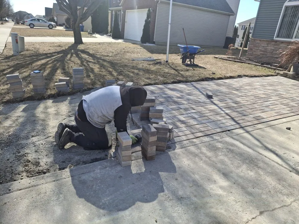 Affordable lawn mowing service experts serving Hammond, IN - Alejandre Landscaping