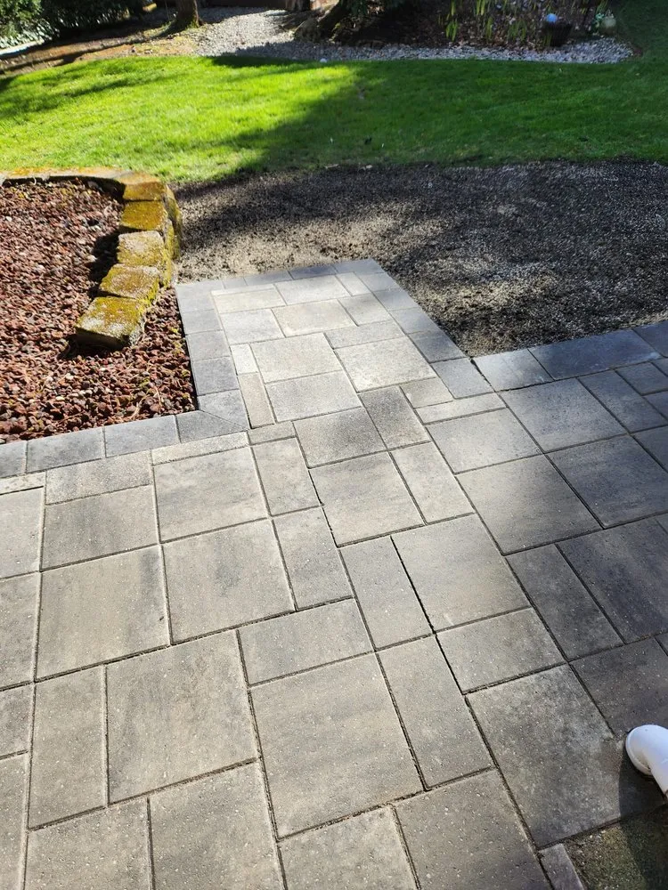 Custom garden landscaping for year-round maintenance across Everett, WA - Alejandro’s Landscaping & Construction