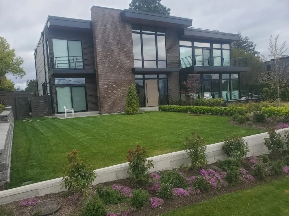 Top-rated residential landscaping in Kent, WA by Alejandros Landscaping