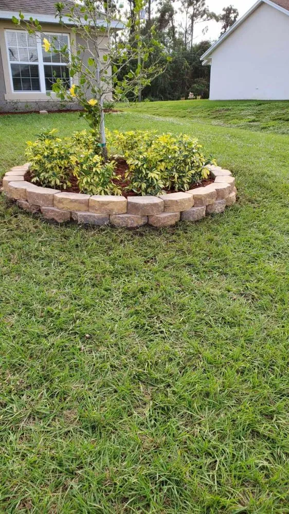 Local yard cleanup service for homes across Stuart, FL - Alejandro's Lawn & Tree Maintenance Llc