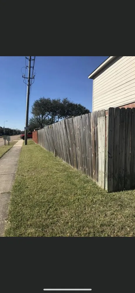 Custom lawn care service for year-round maintenance across Rosharon, TX - Aleman Fencing & Landscaping