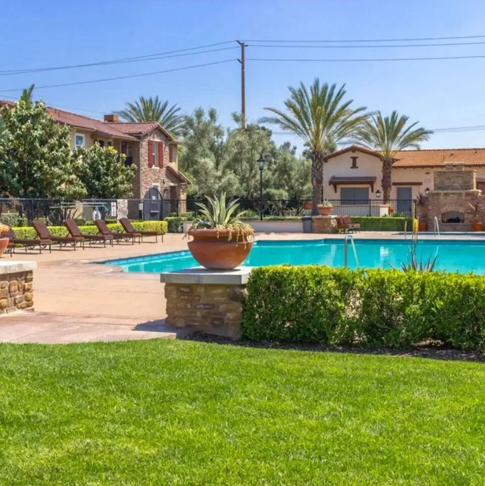 Reliable landscape design for homes in Miami, FL by Alevon Green