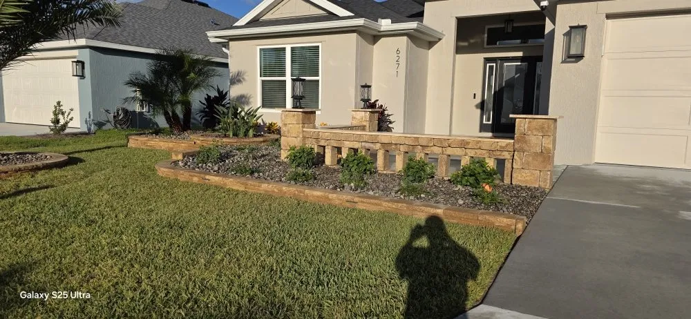 Professional yard cleanup service for residential properties in Leesburg, FL by Alex H Landscaping