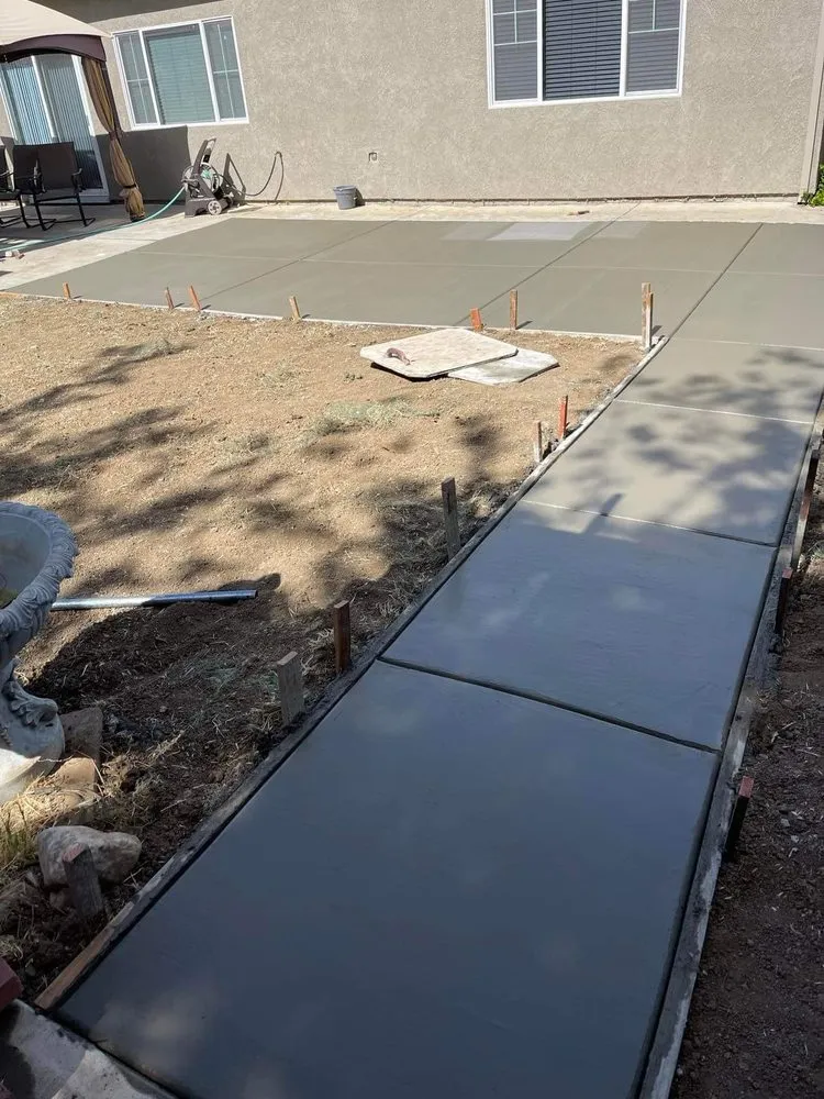 Reliable yard maintenance for homes across Fairfield, CA - Alex Landscaping