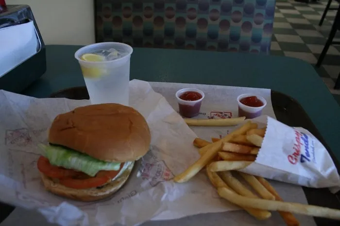 Custom yard maintenance for homes in Gainesville, VA by Alex Lawn care & landcaping